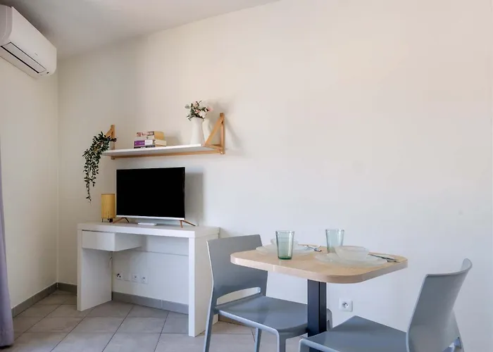 Student Factory Aparthotel 3*