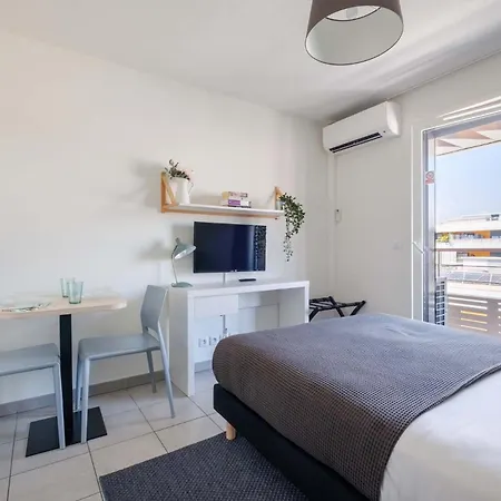 Apartment Student Factory